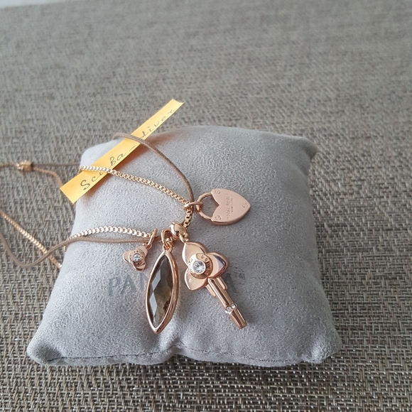 Brand New RARE Henri Bendel Rose Gold Necklace with Charms Pendants - Picture 3 of 11